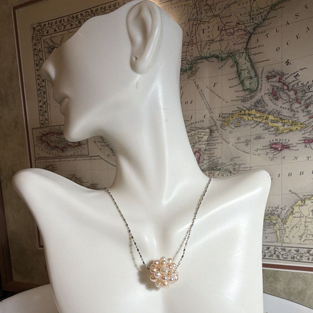 Faux PearlCluster Round Pendant Necklace stamped 18kgf Cable Chain White/Pink